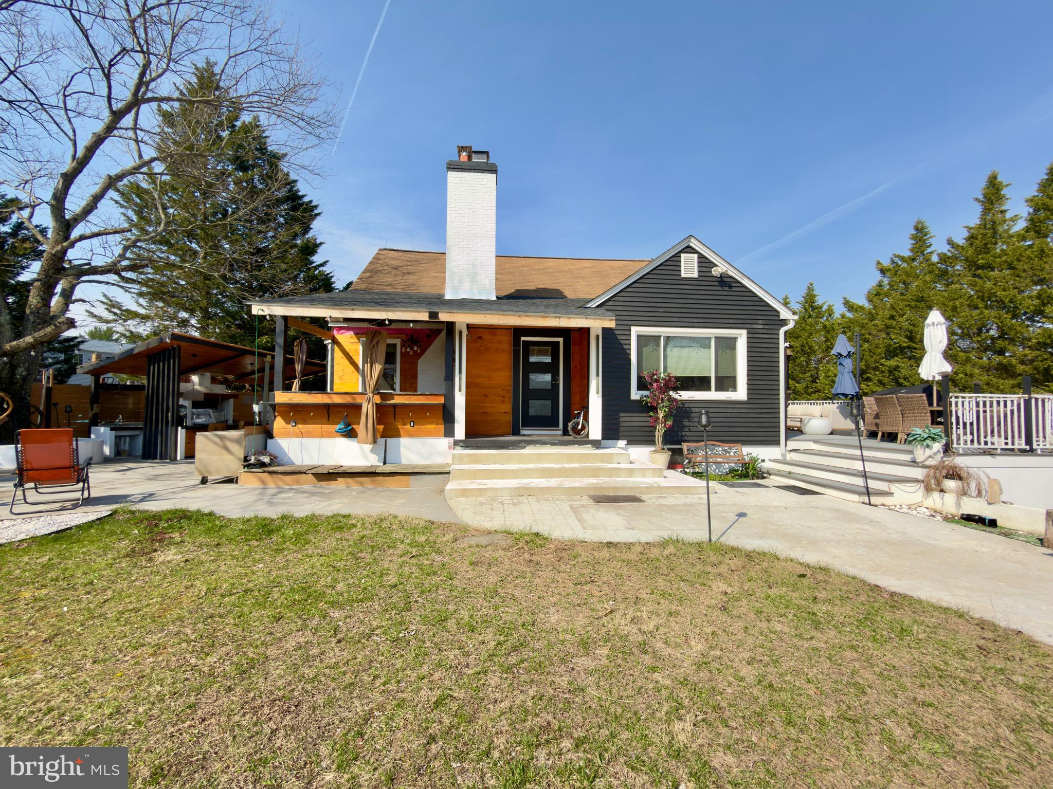 QUINCE ORCHARD MANOR - Residential