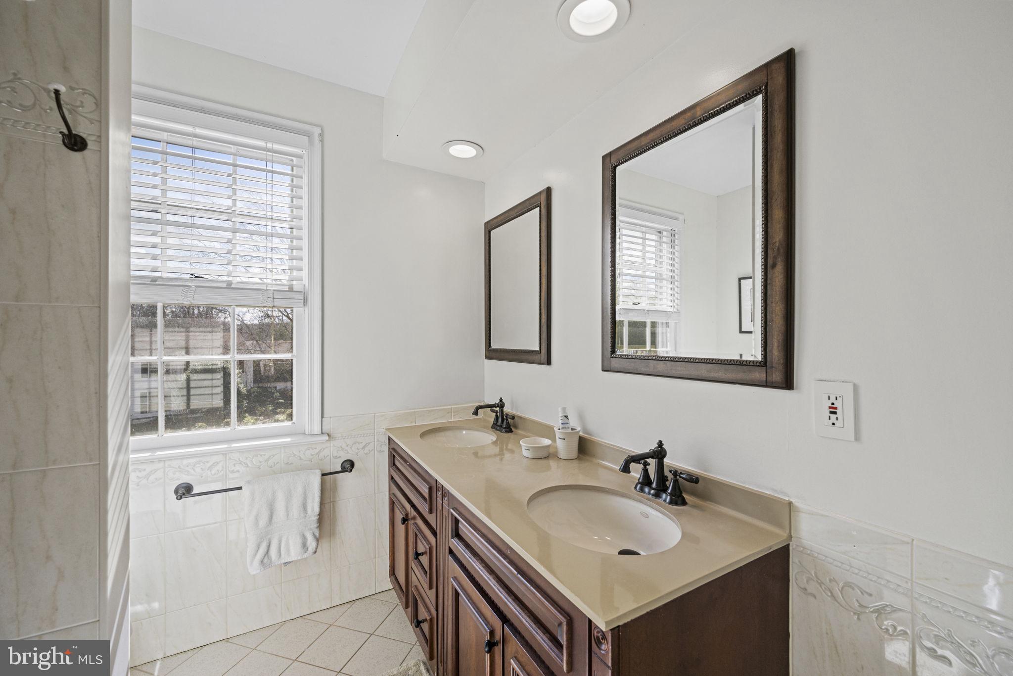 RIVER FALLS - Residential