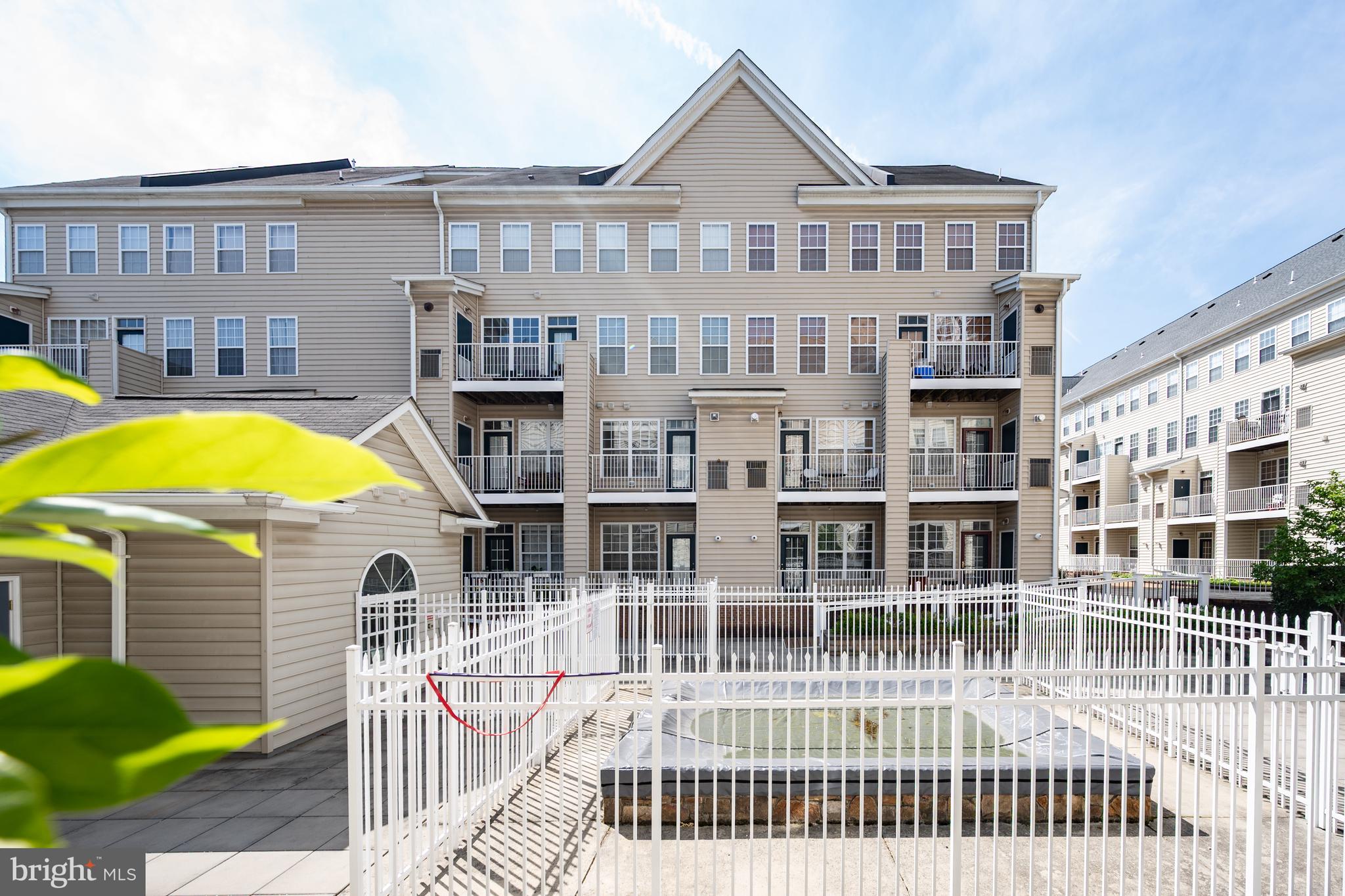 WESTBRIAR PLAZA - Residential