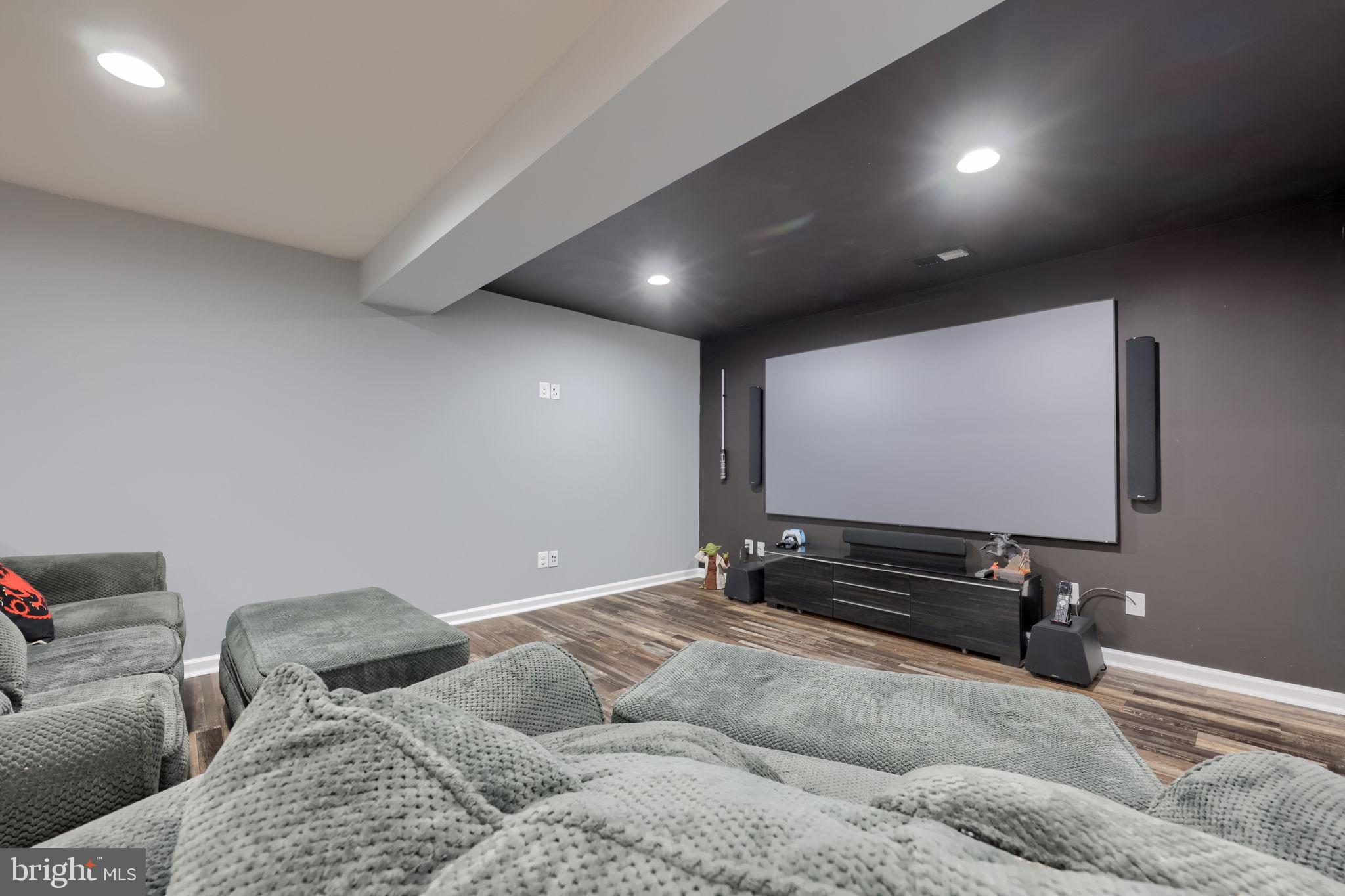 FREEDOM CROSSING - Residential
