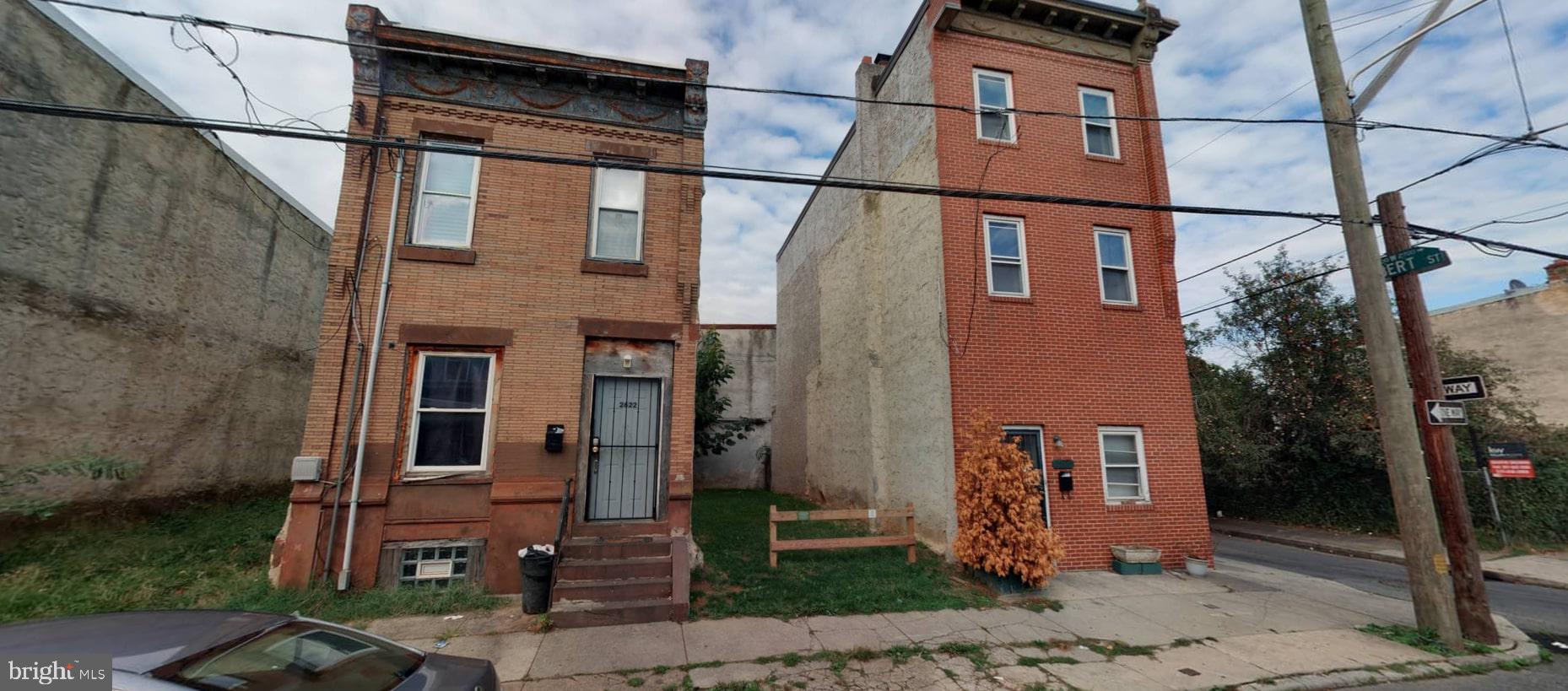 STRAWBERRY MANSION - Land