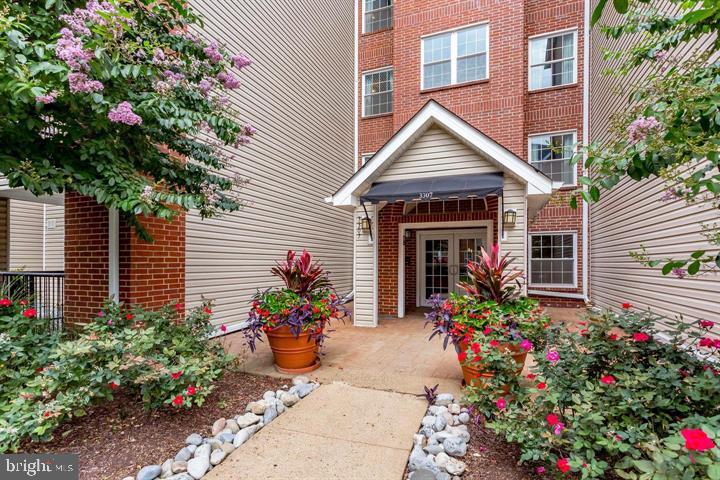 POINTE AT PARK CENTER - Residential