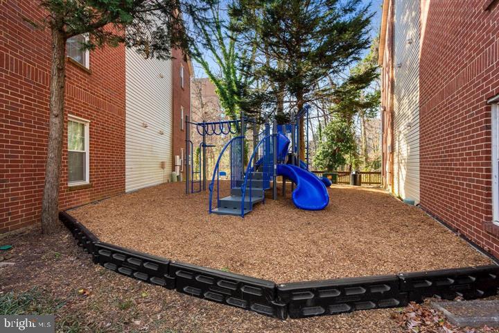 POINTE AT PARK CENTER - Residential