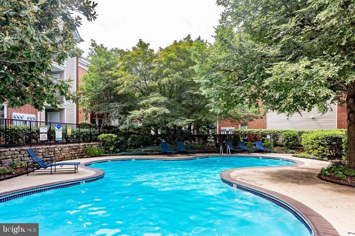 POINTE AT PARK CENTER - Residential