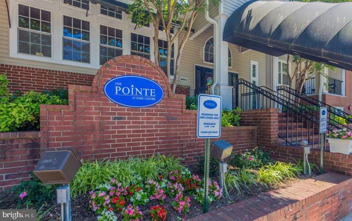 POINTE AT PARK CENTER - Residential