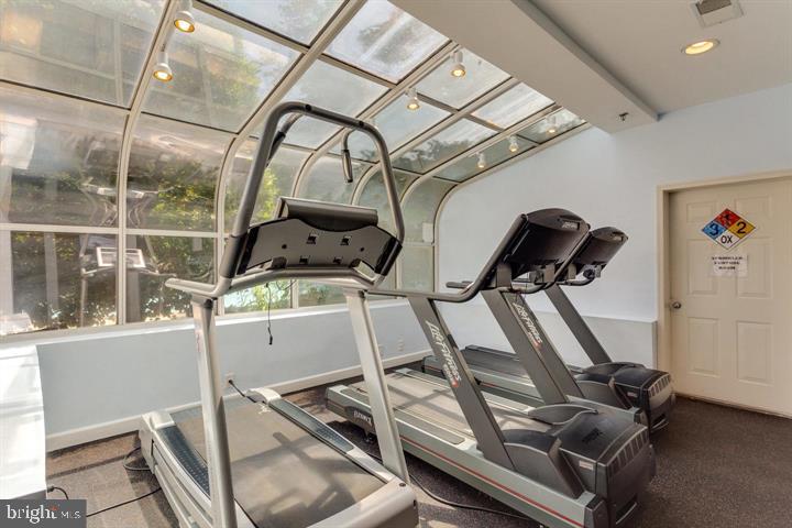 POINTE AT PARK CENTER - Residential