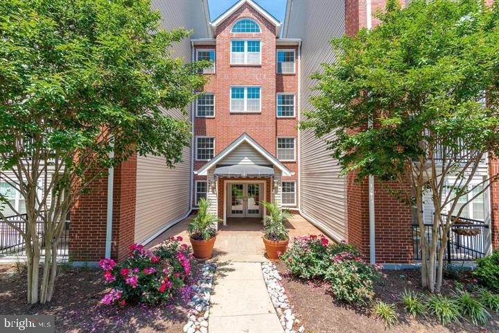 POINTE AT PARK CENTER - Residential