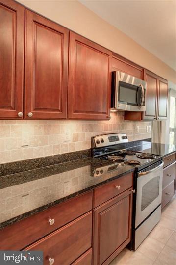 TREEBROOKE CONDOMINIUM - Residential Lease