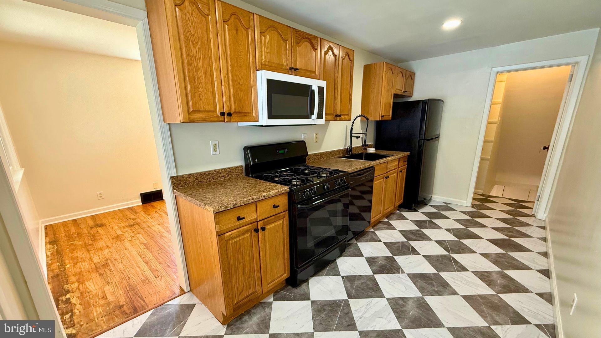 RIDLEY PARK - Residential Lease