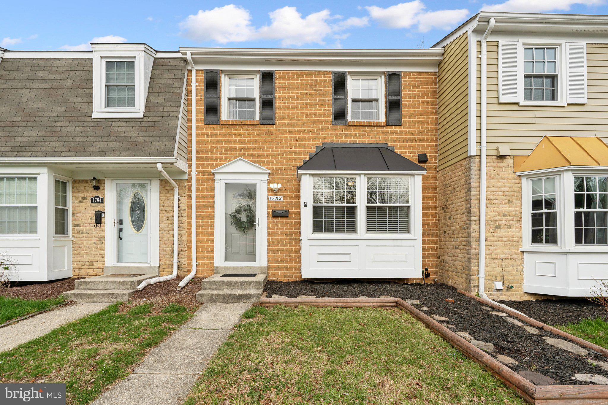 **** COMING SOON ***** PROFESSIONAL PHOTOS WILL BE UPLOADED SOON****
GREAT 3 BEDROOM 2 1/2 BATH TOWNHOME THAT IS MOVE IN READY.  UPDATES GALORE!!!
