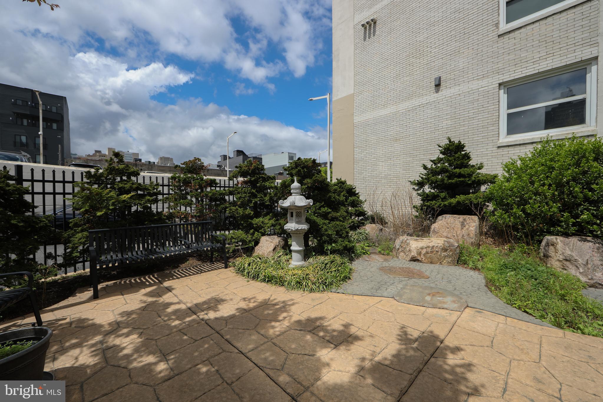 CHINATOWN - Residential
