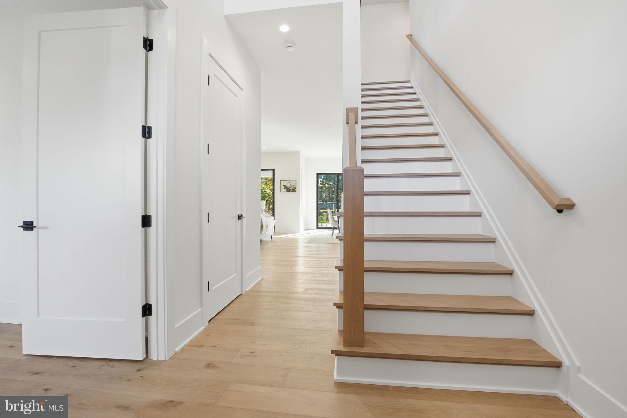 VIENNA WOODS - Residential