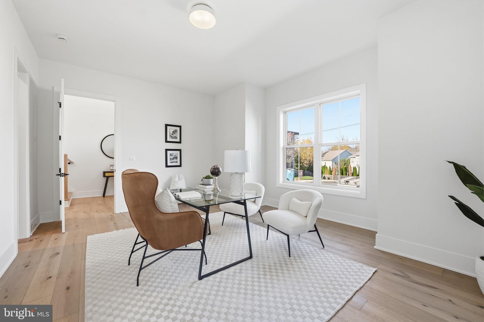 VIENNA WOODS - Residential