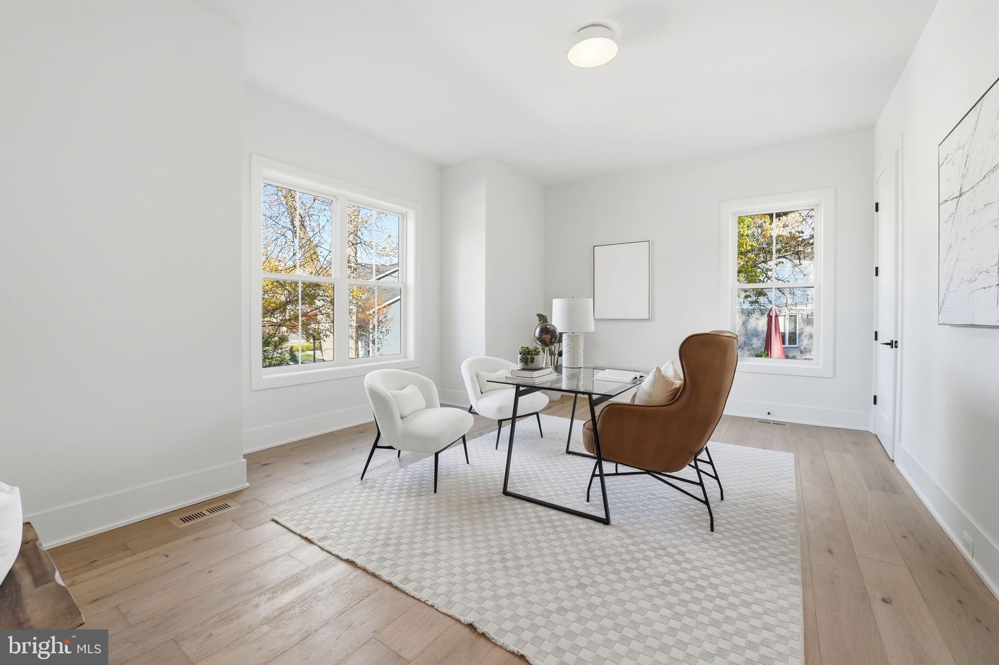 VIENNA WOODS - Residential