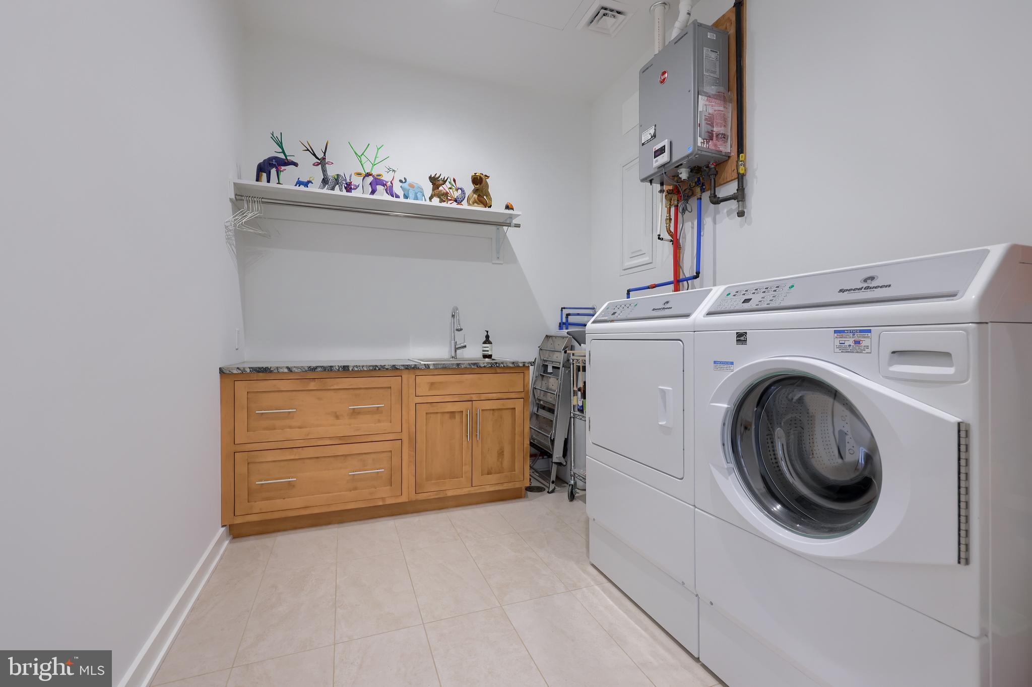 101 NORTH QUEEN - Residential