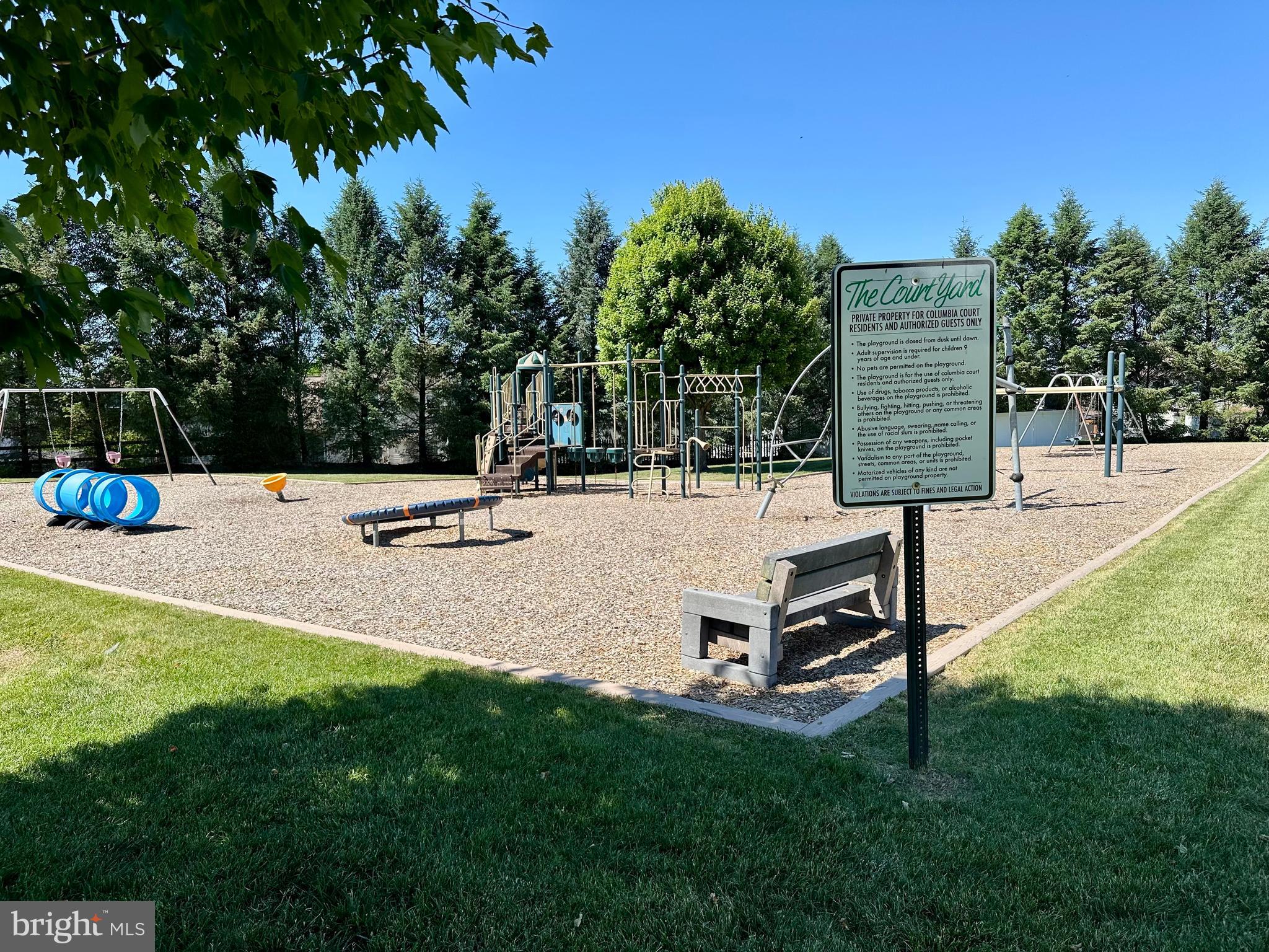 COLUMBIA COURT - Residential