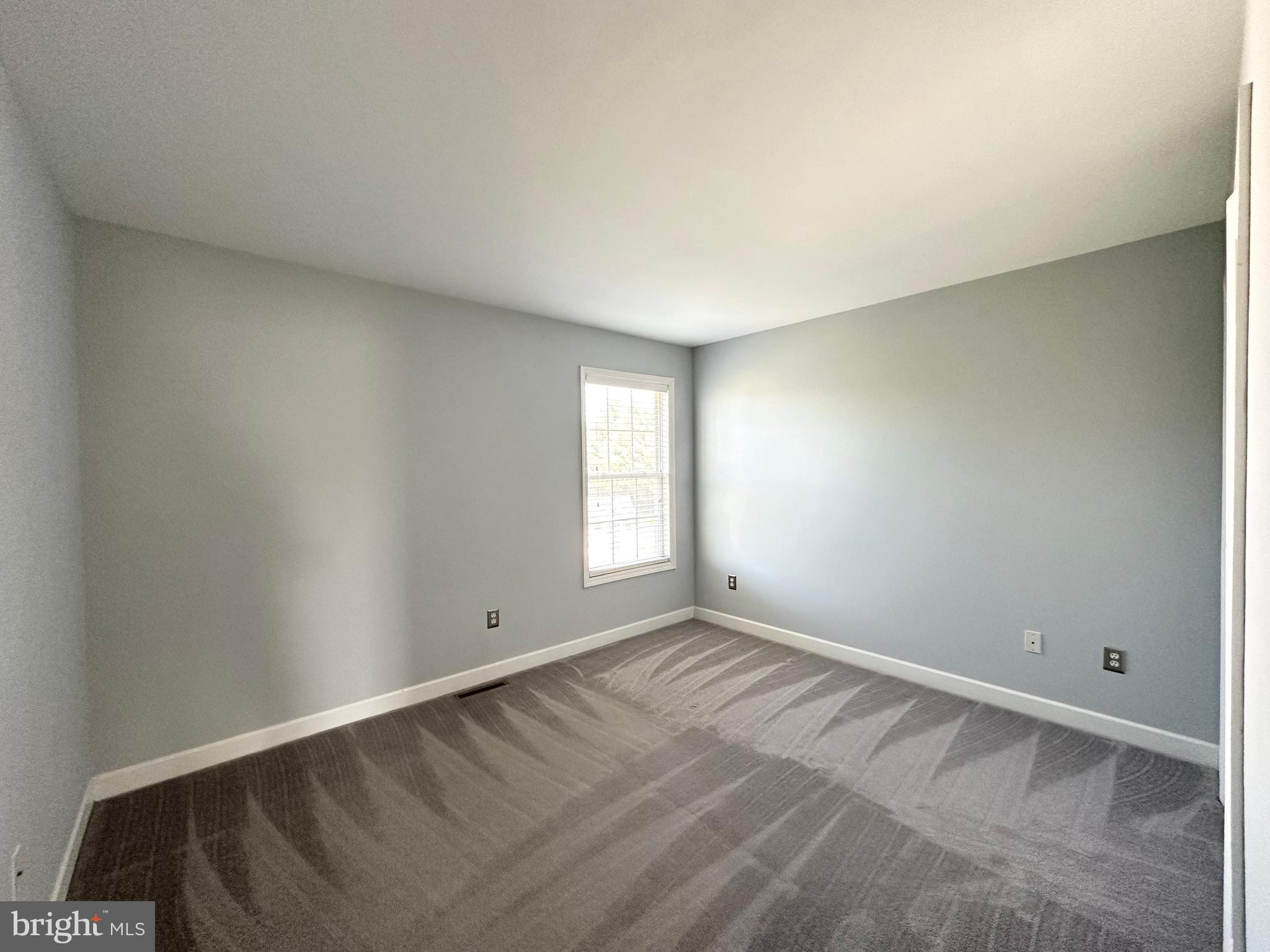 COLUMBIA COURT - Residential