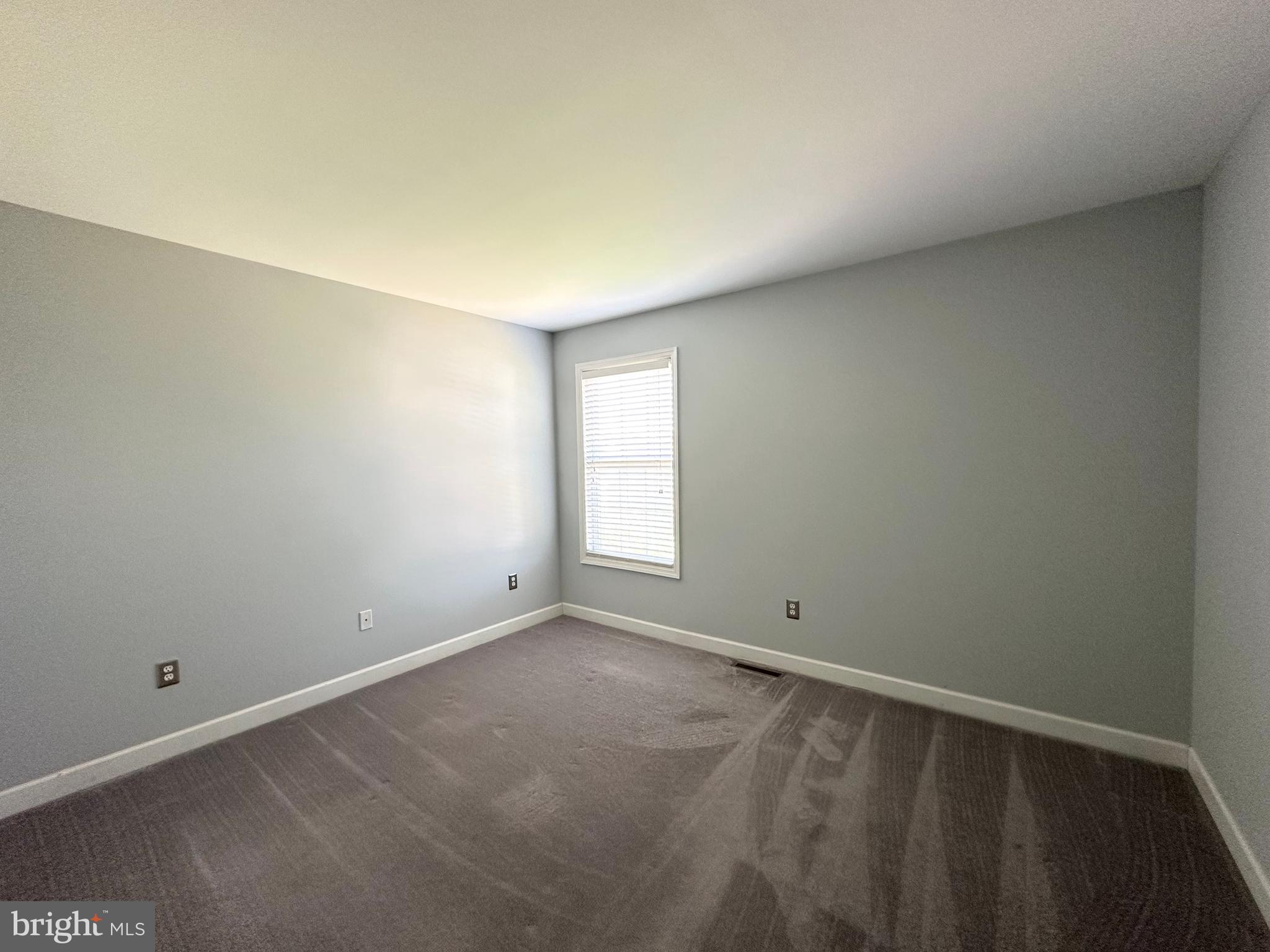 COLUMBIA COURT - Residential
