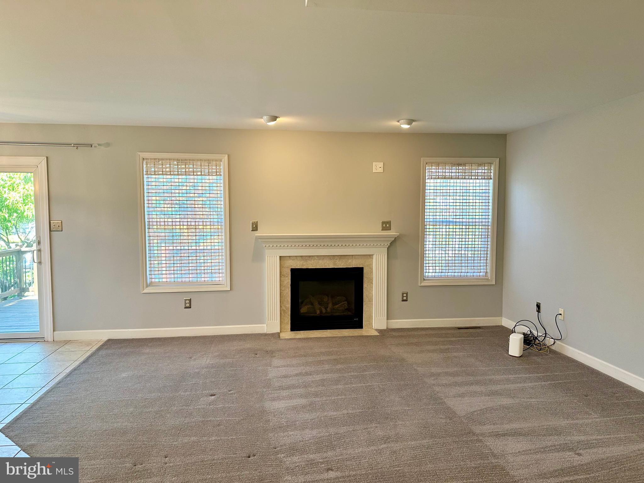 COLUMBIA COURT - Residential