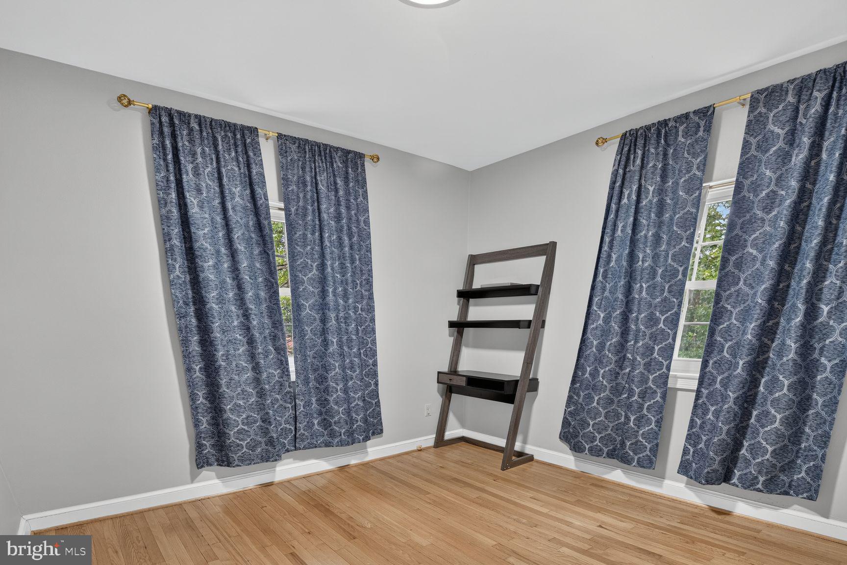 WHEATON HILLS - Residential