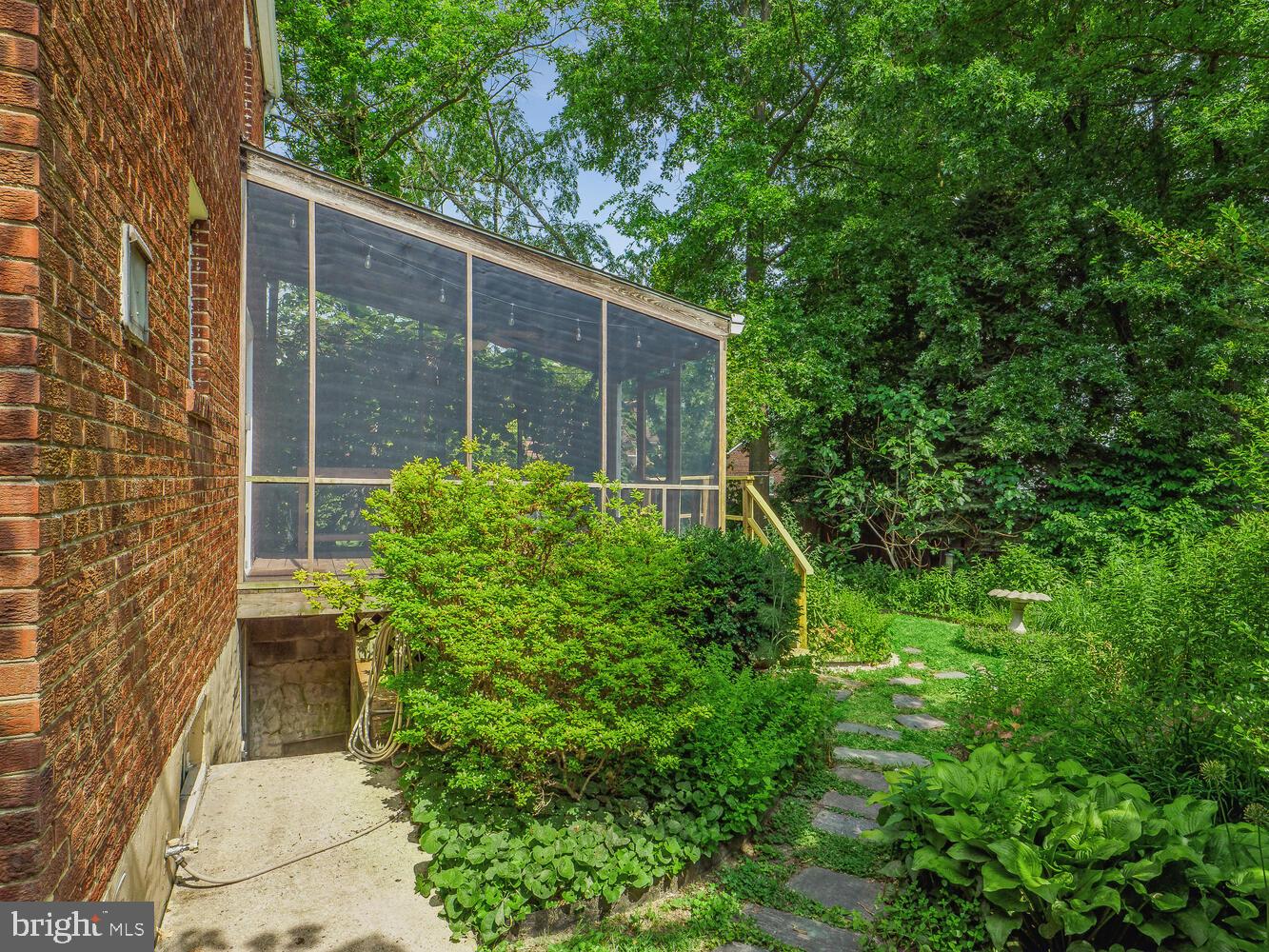 WHEATON HILLS - Residential