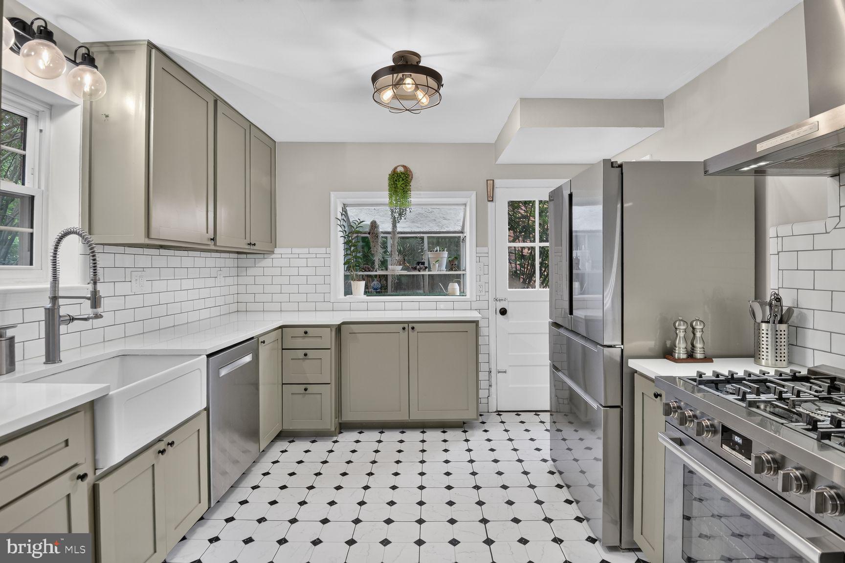 WHEATON HILLS - Residential