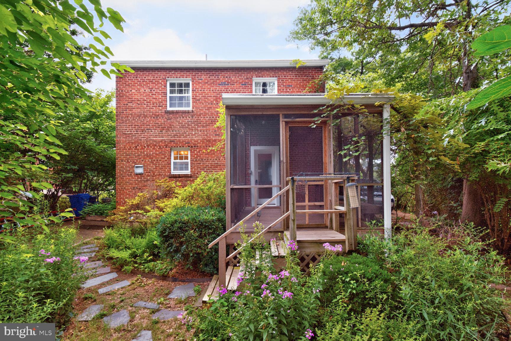 WHEATON HILLS - Residential
