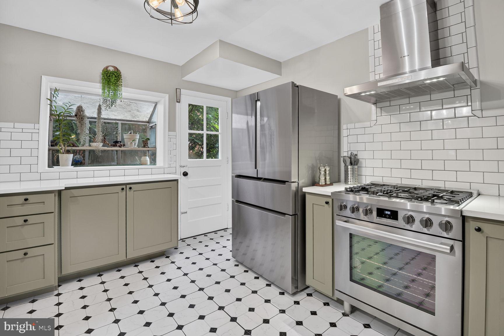 WHEATON HILLS - Residential