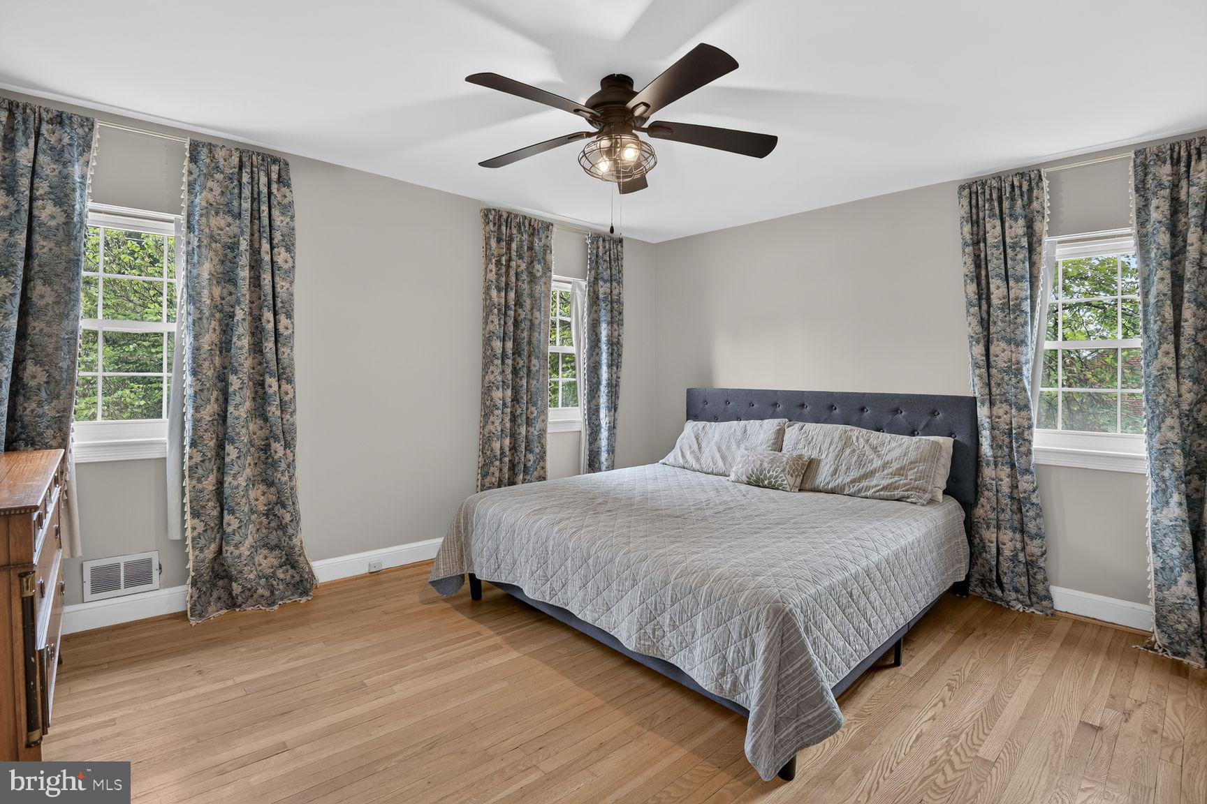 WHEATON HILLS - Residential