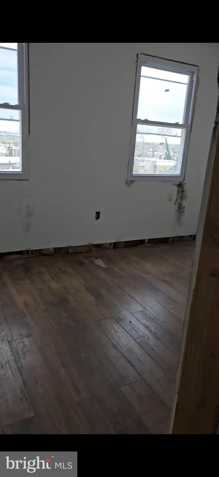 ELMWOOD PARK - Residential Income
