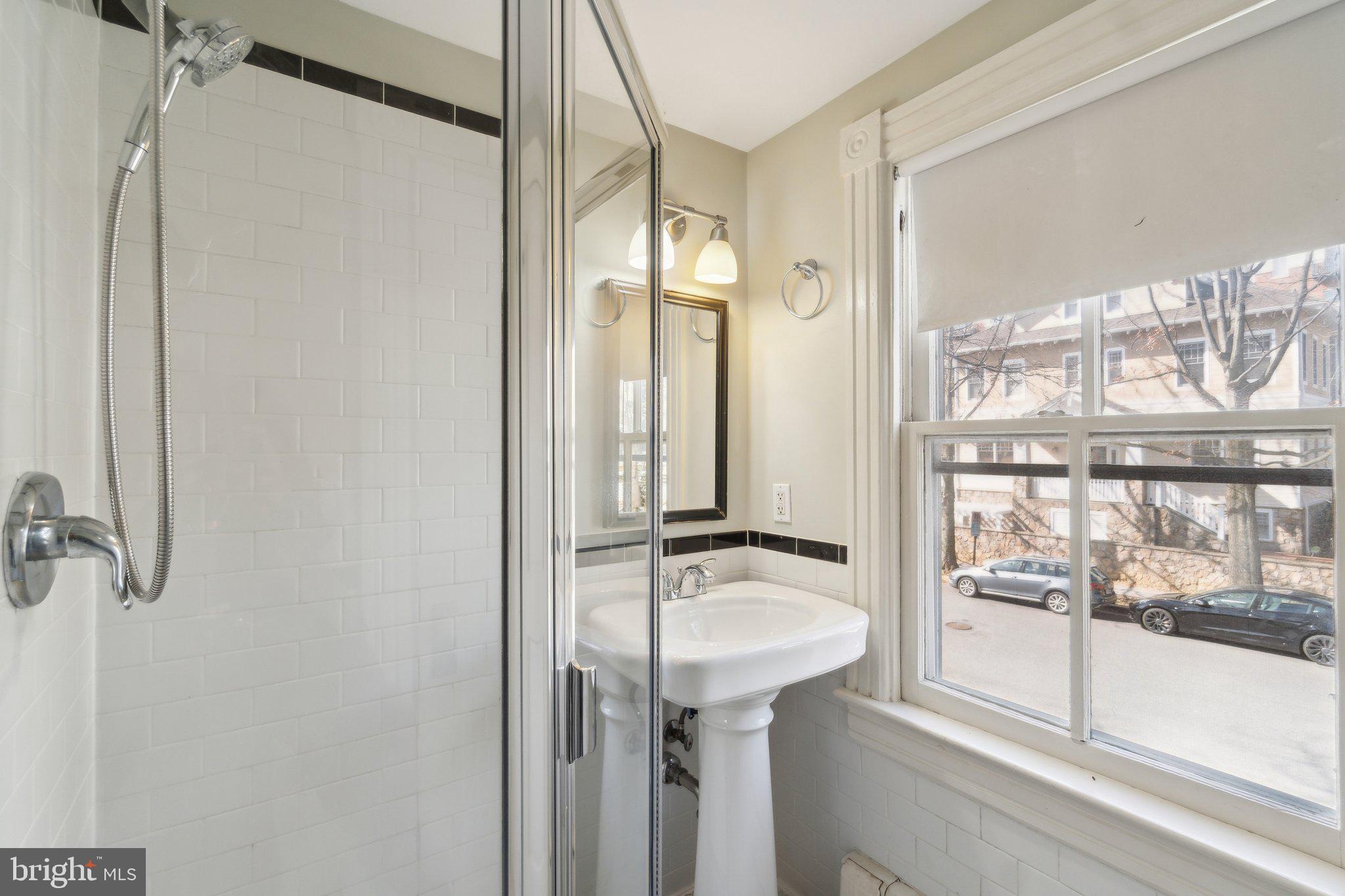 CLARENDON - Residential