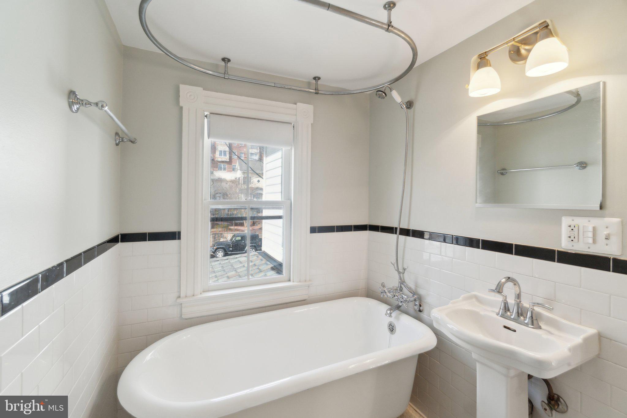CLARENDON - Residential