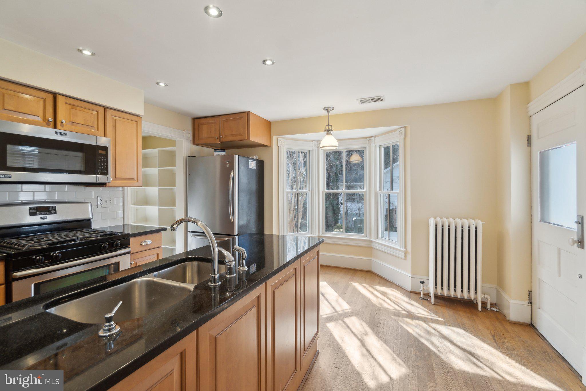 CLARENDON - Residential
