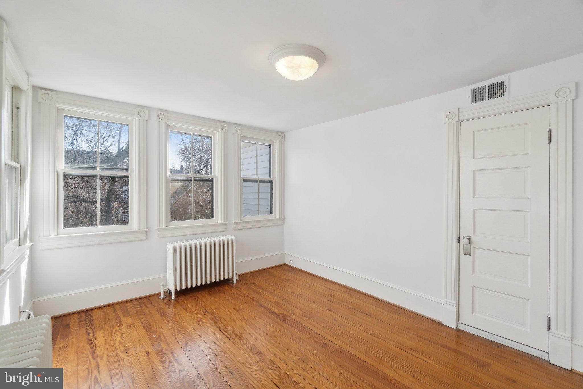 CLARENDON - Residential