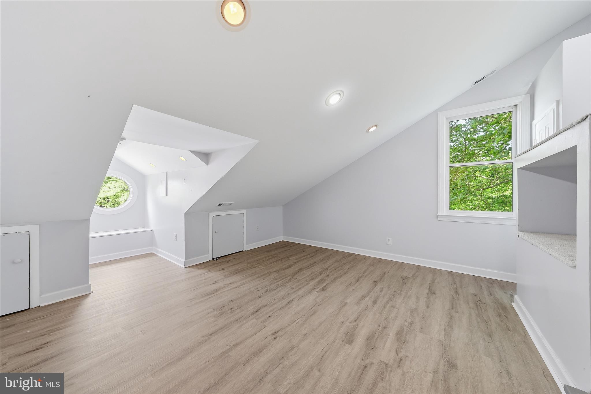 SPRING RIDGE - Residential