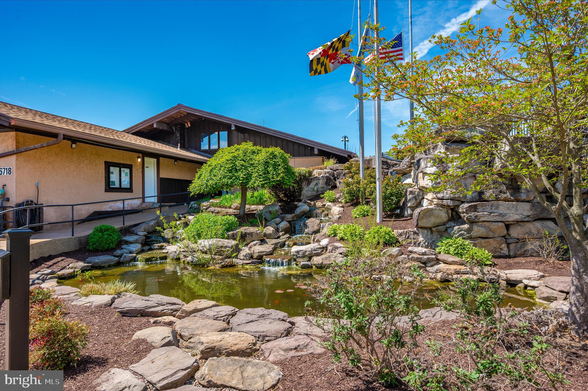 HAMPTONS - Residential