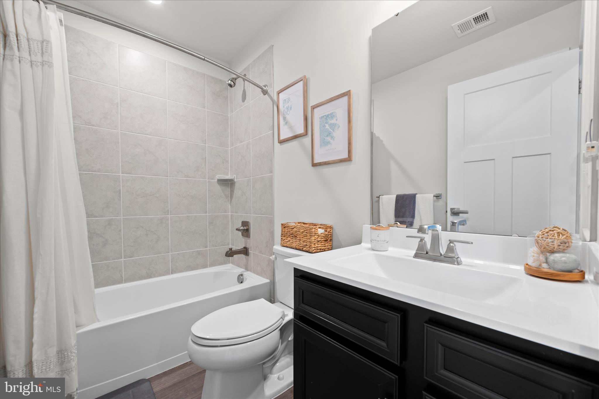 HAMPTONS - Residential