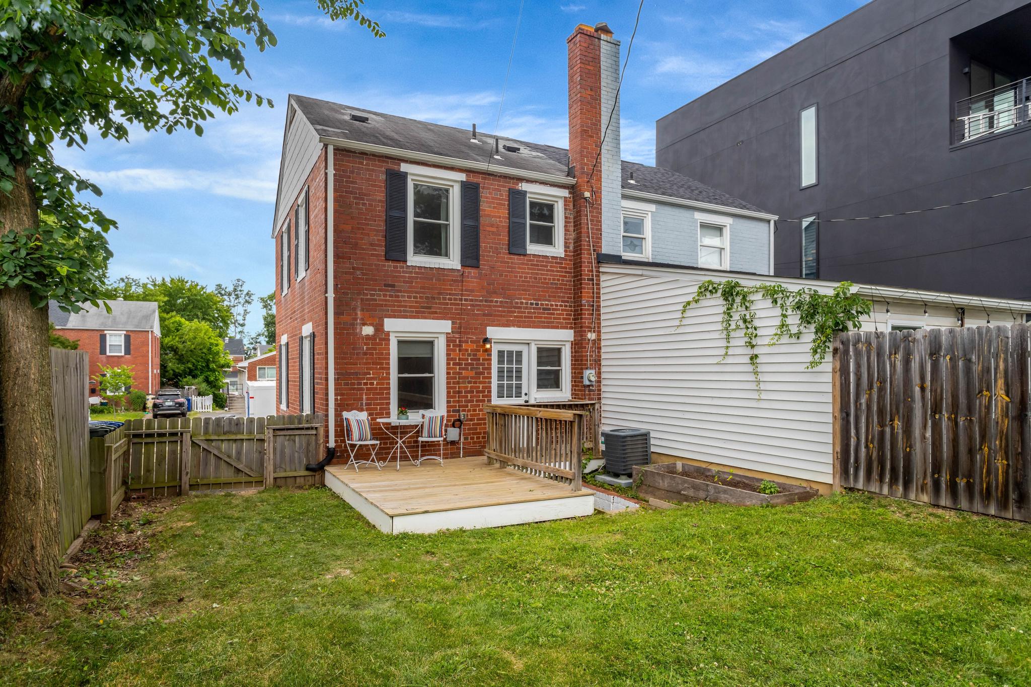 DOUGLAS PARK - Residential
