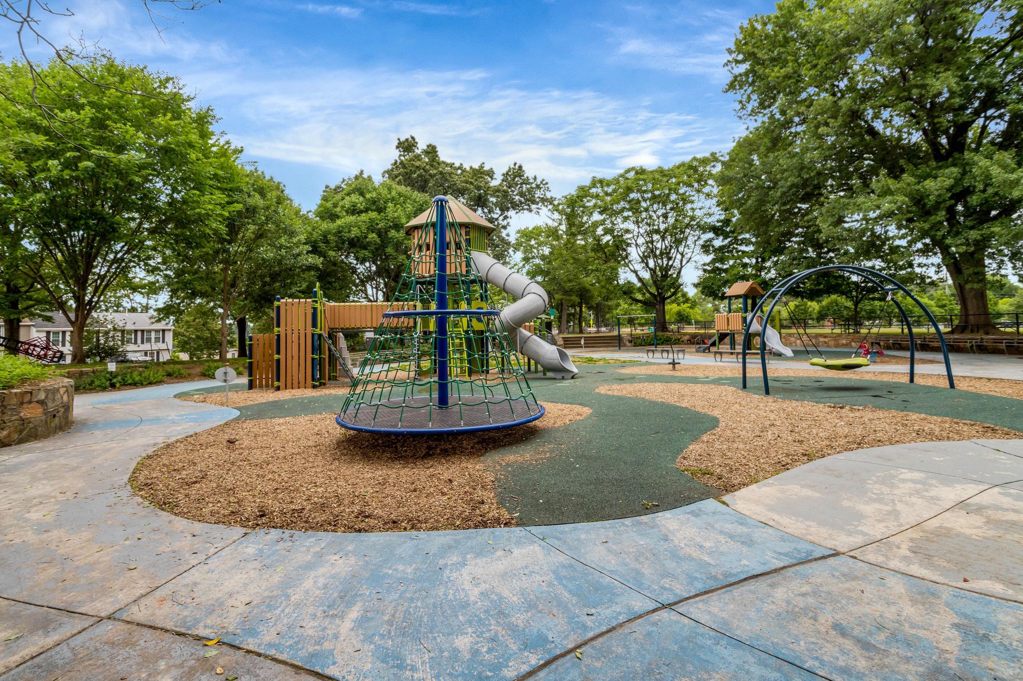 DOUGLAS PARK - Residential