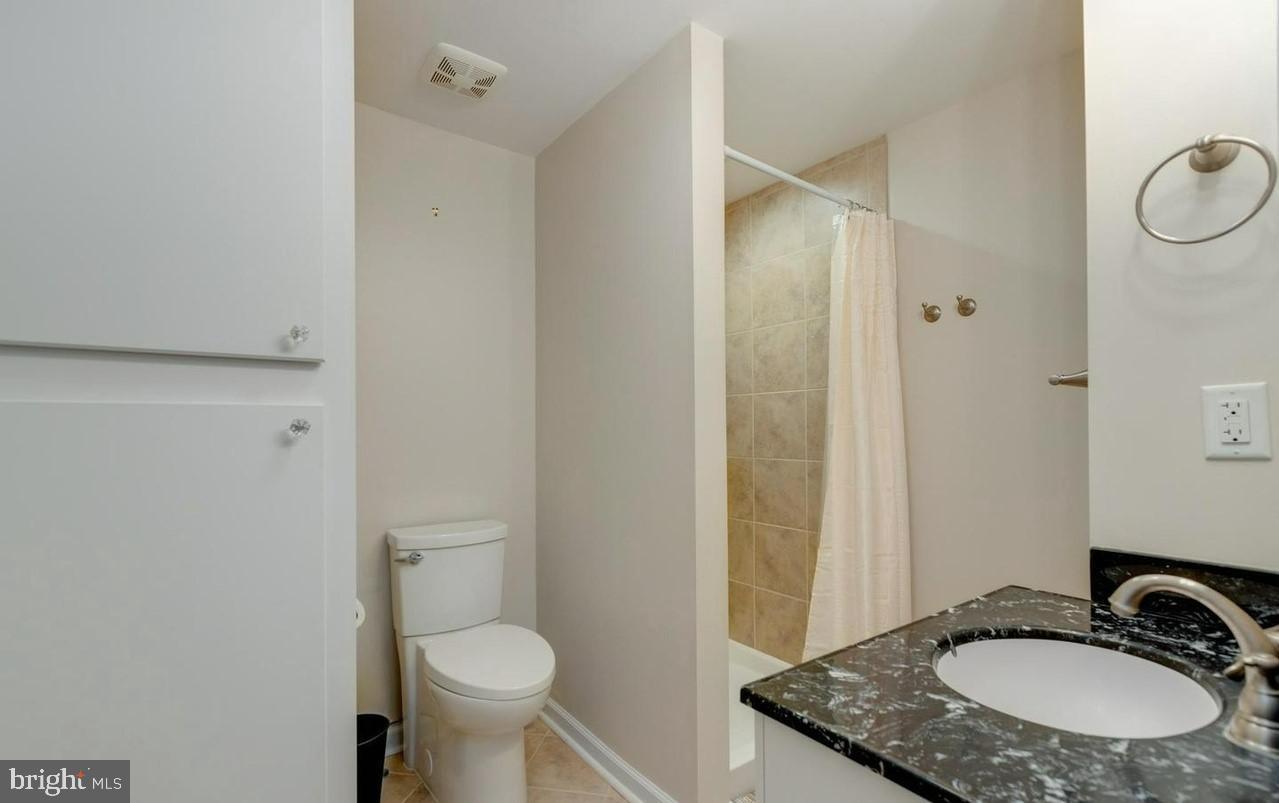 BUCKNELL MANOR - Residential Lease