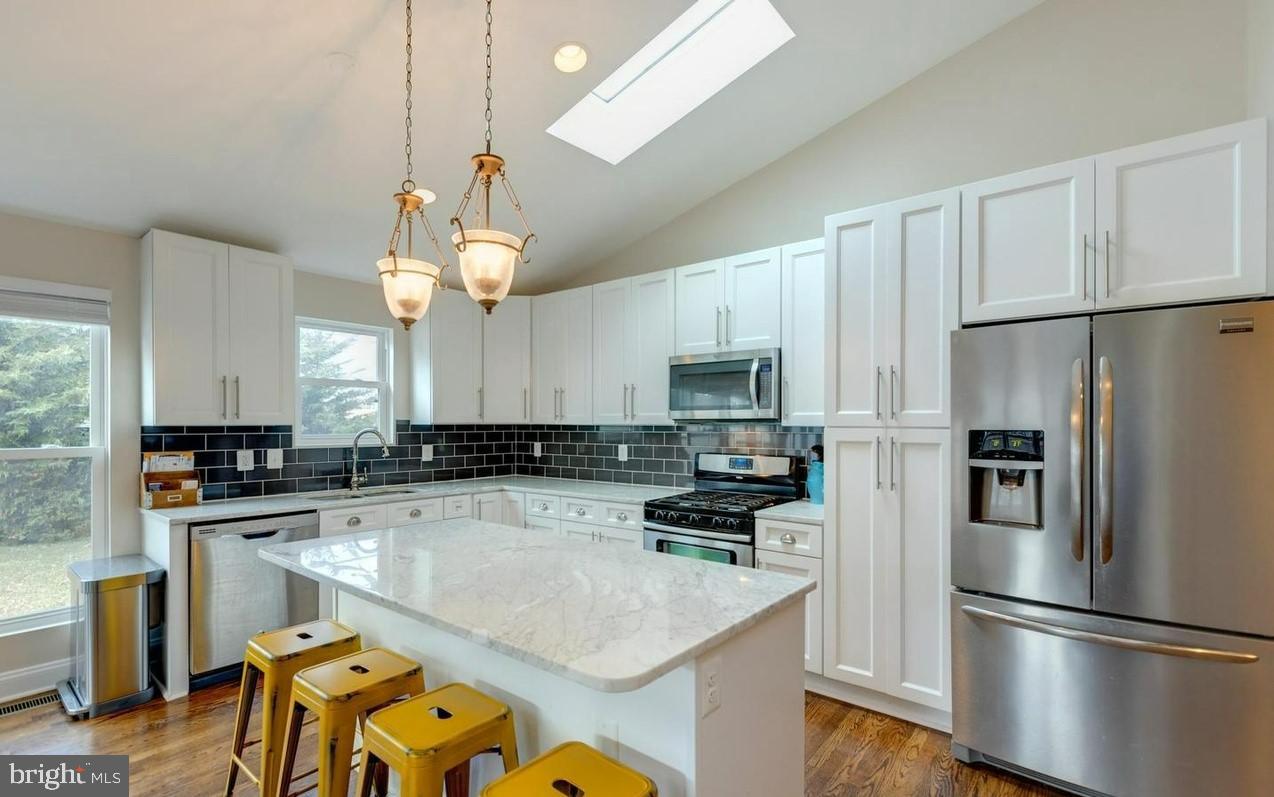 BUCKNELL MANOR - Residential Lease