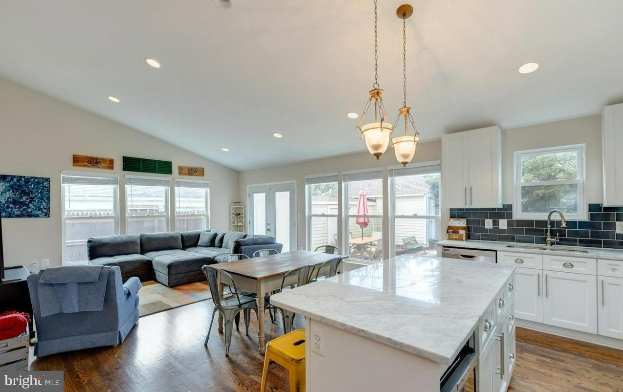BUCKNELL MANOR - Residential Lease