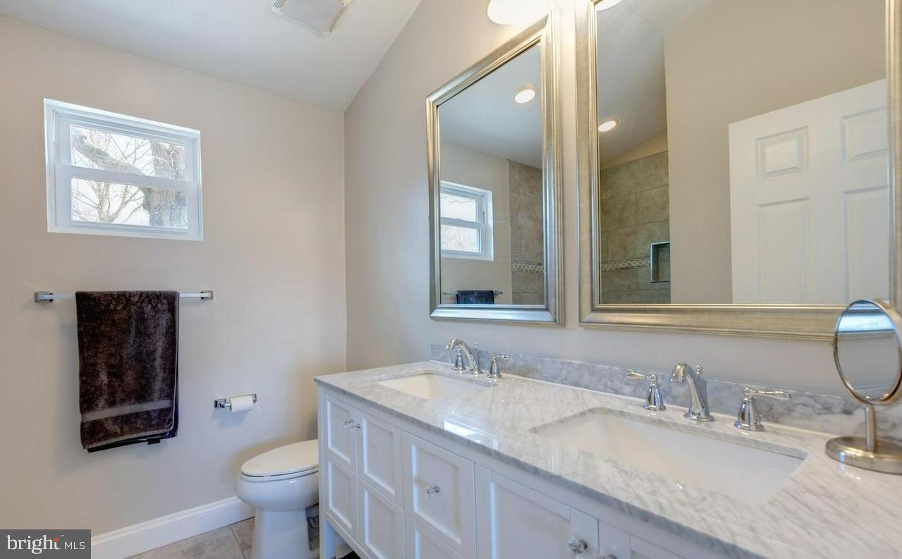BUCKNELL MANOR - Residential Lease