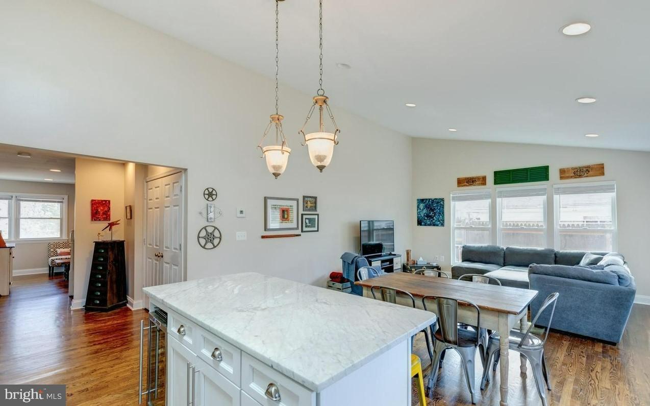 BUCKNELL MANOR - Residential Lease
