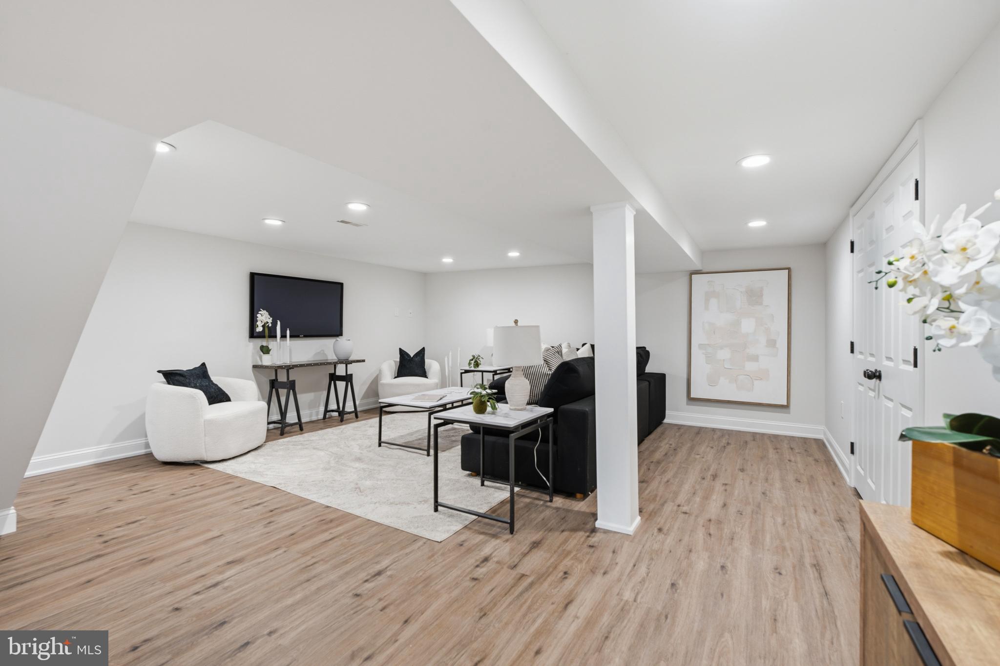 HIGH MEADOW - Residential
