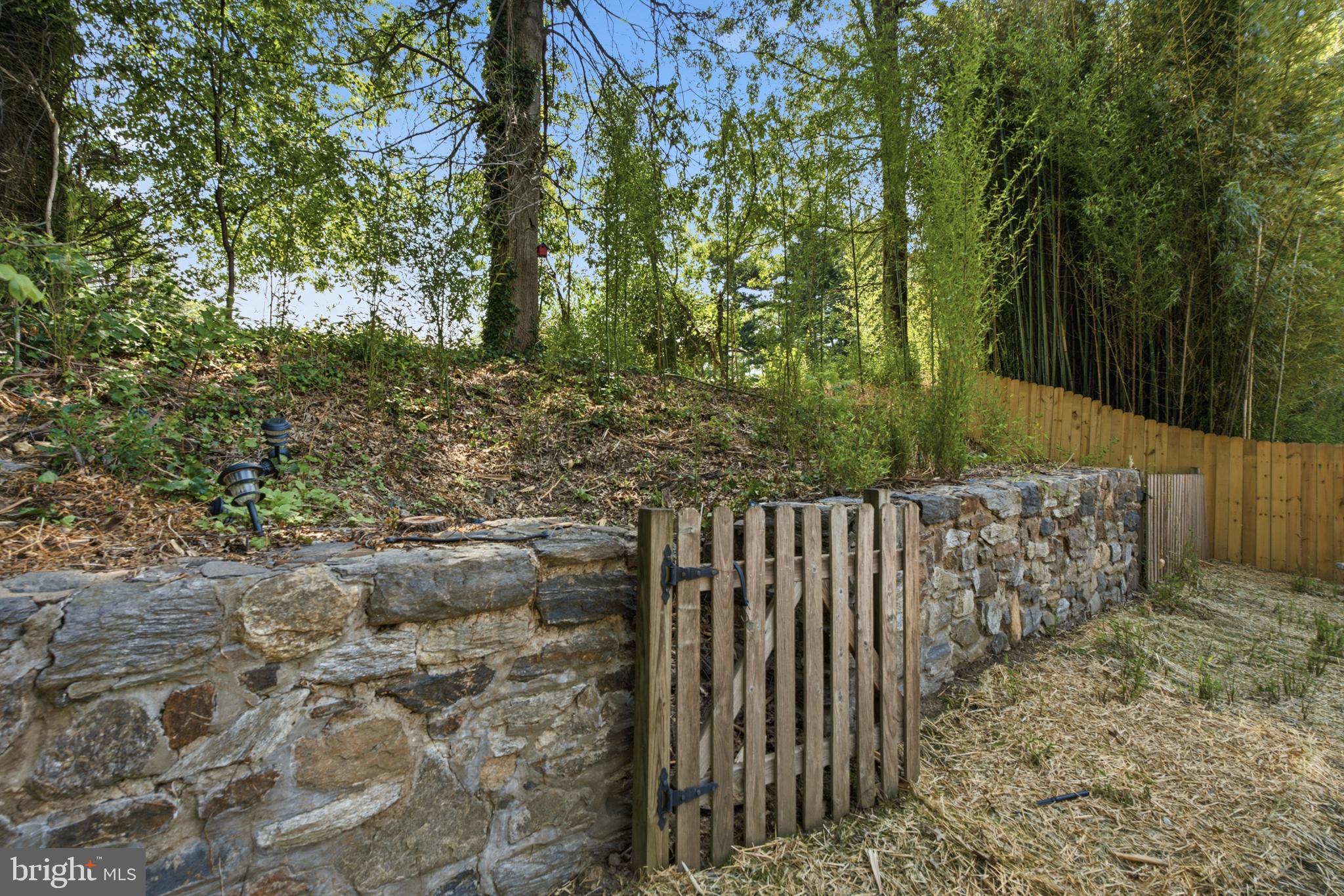 HIGH MEADOW - Residential