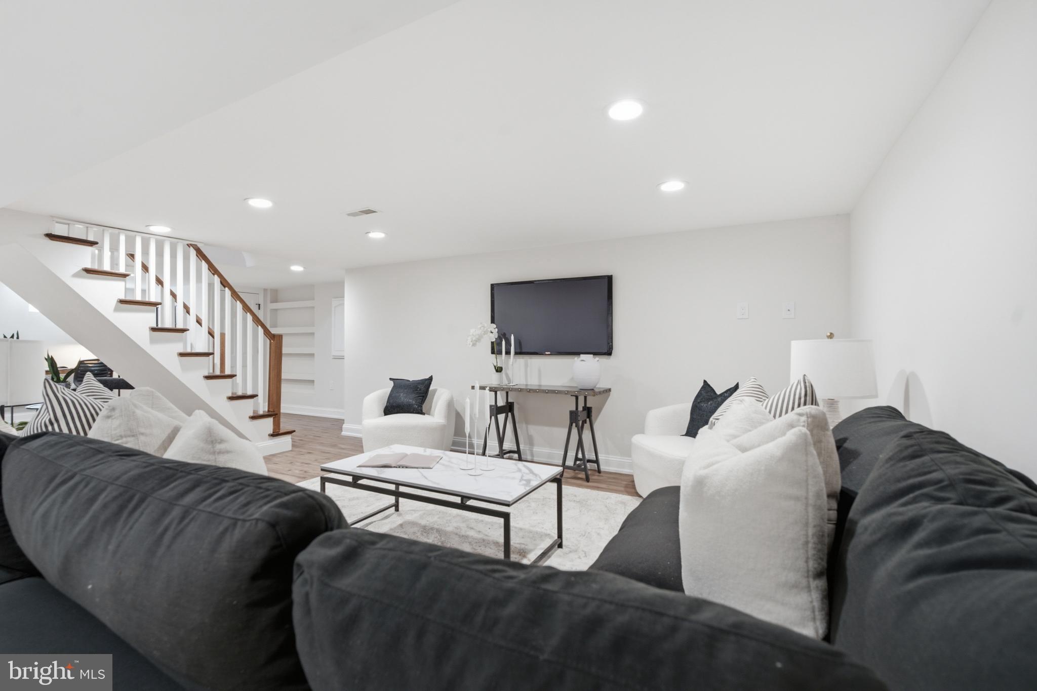HIGH MEADOW - Residential