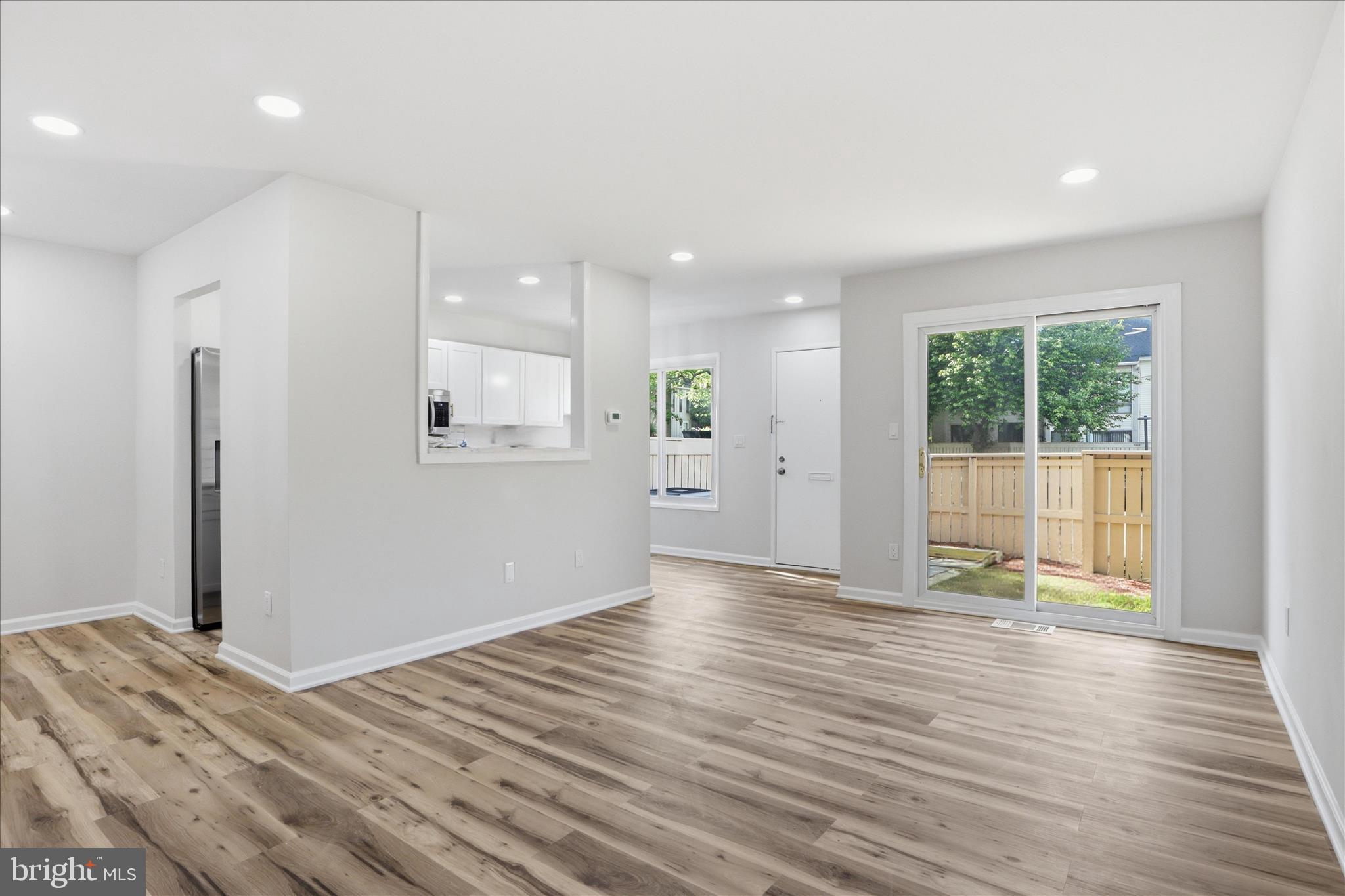 CLUBSIDE - Residential