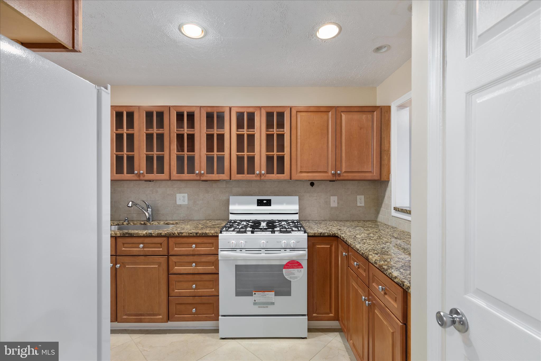 THE OAKTON - Residential