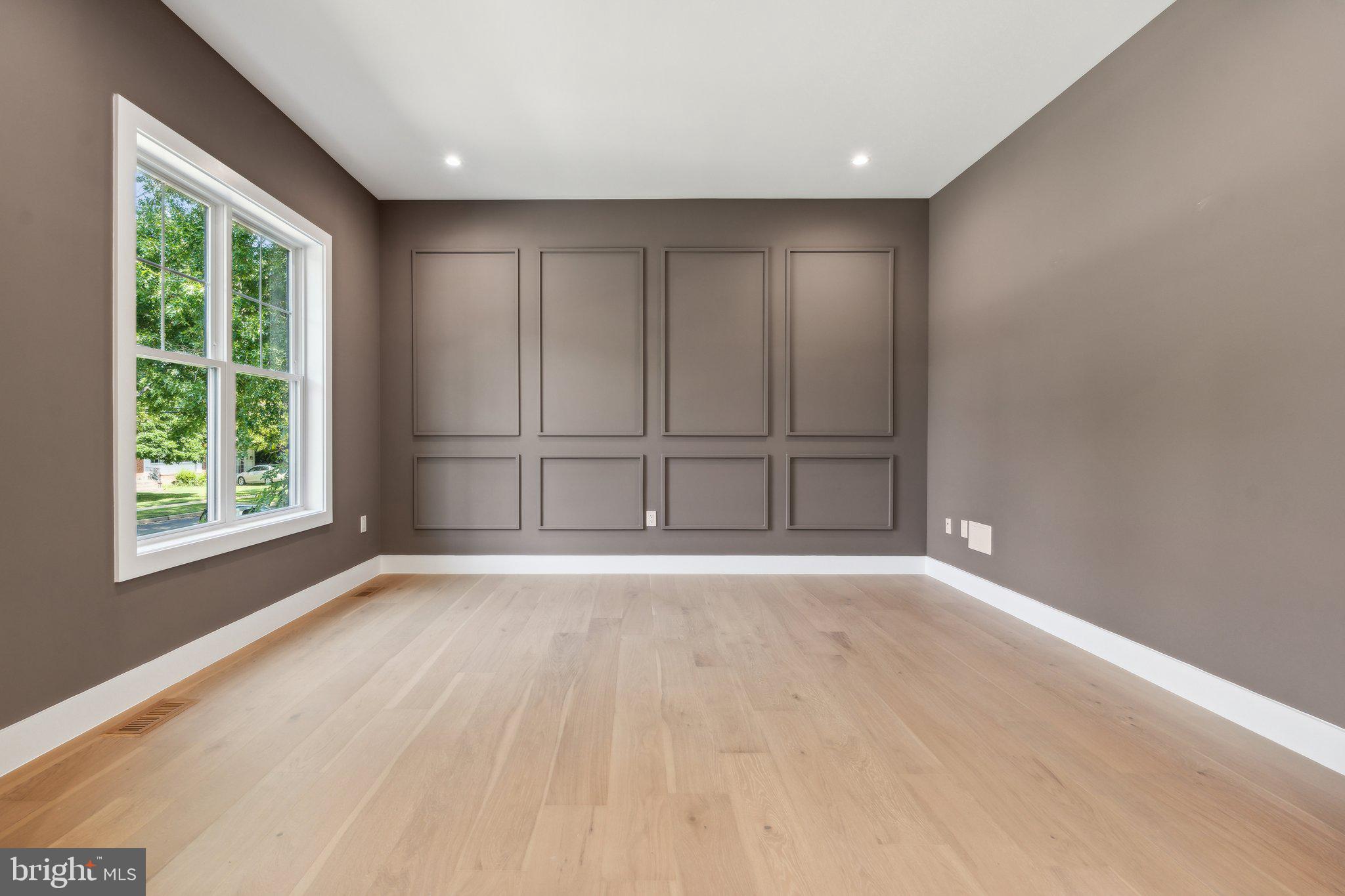 BROYHILLS MCLEAN ESTATES - Residential